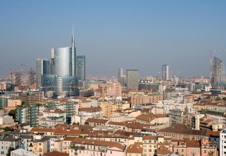 unicredit-tower-milan-day